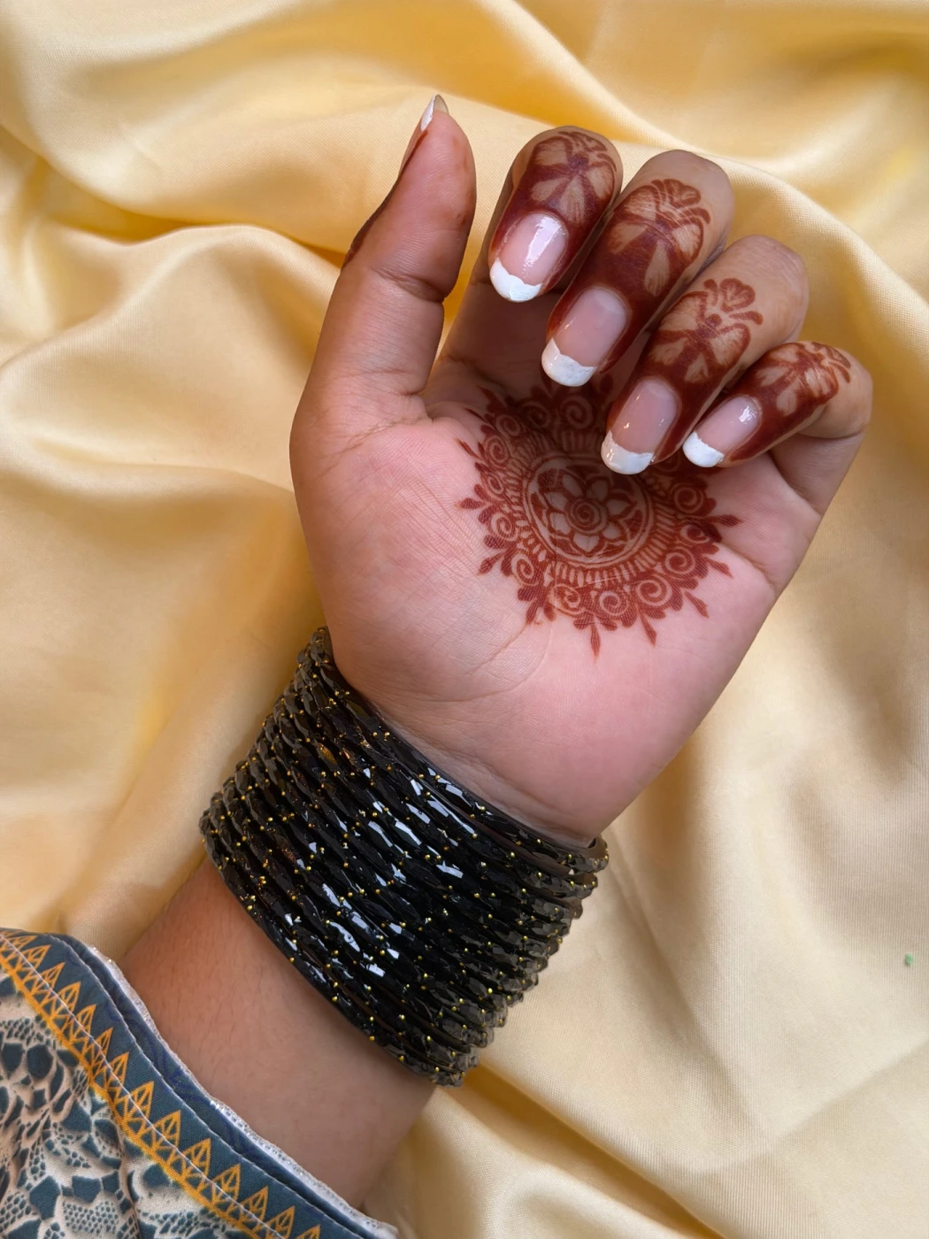 Kashmiri Raindrop black bangles set. - 5
