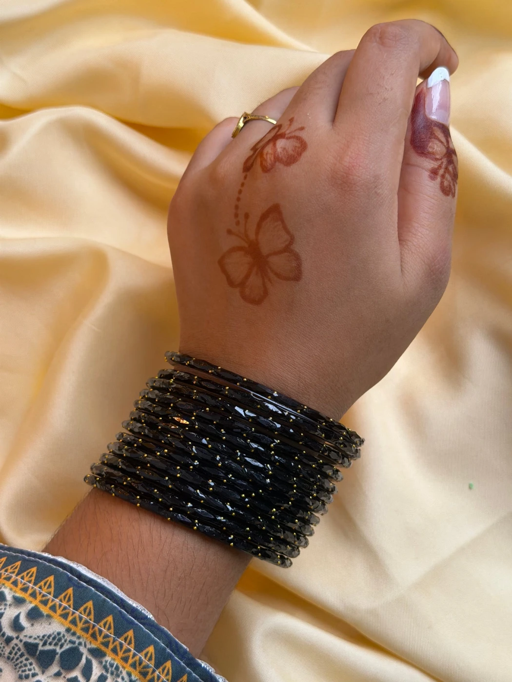 Kashmiri Raindrop black bangles set. - 7
